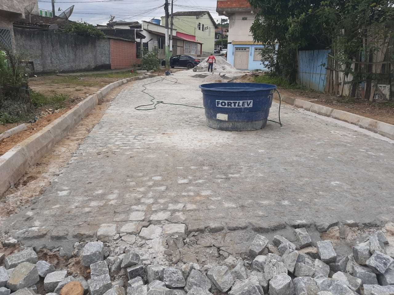 Camacã: Mais Ruas são calçadas em Camacã e distritos